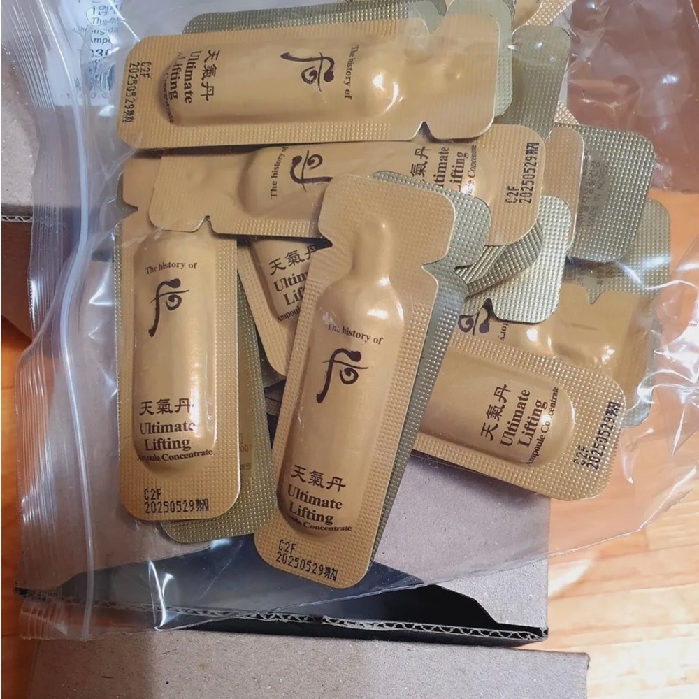 The History of Whoo Ultimate Lifting Ampoule Concentrate  1ml x 30pcs